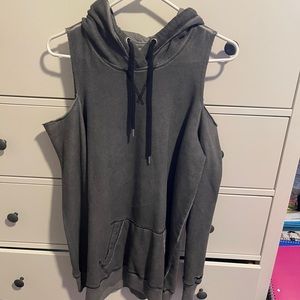 HOLLISTER SHOULDER CUTOUT SWEATSHIRT